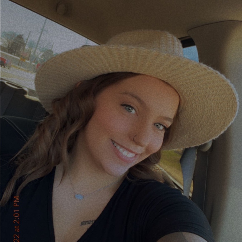 Meet your Posher, Candace